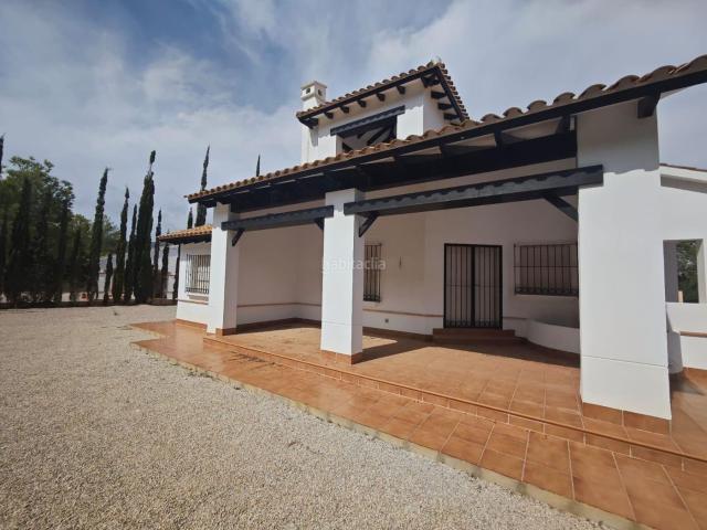 Chalet en venta en Fuente Álamo de Murcia, Centro. Ubicación Perfecta Situado en Los Altos de Palas, Fuente Álamo, disfrutarás de un entorno sereno. Chalets Fuente Álamo de.
