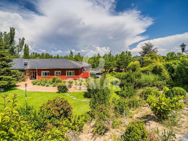Chalet en venta en Fuente del Fresno. Gilmar Consulting Inmobiliario Santo Doming0 ofrece independiente en Fuente del Fresno. Chalets Fuente del.