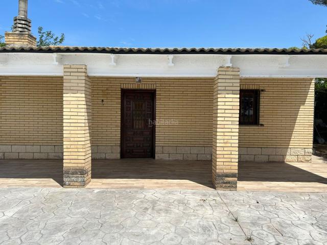 Chalet en venta en Fuentes de Ebro. Chalet en Fuentes de Ebro urbanización la Corona. Chalets Fuentes de.
