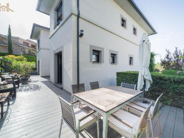 Chalet en venta en Hoyo de Manzanares. Chalet independiente en venta en Calle Isaac Albéniz 26, Hoyo de Manzanares. Chalets Hoyo de.