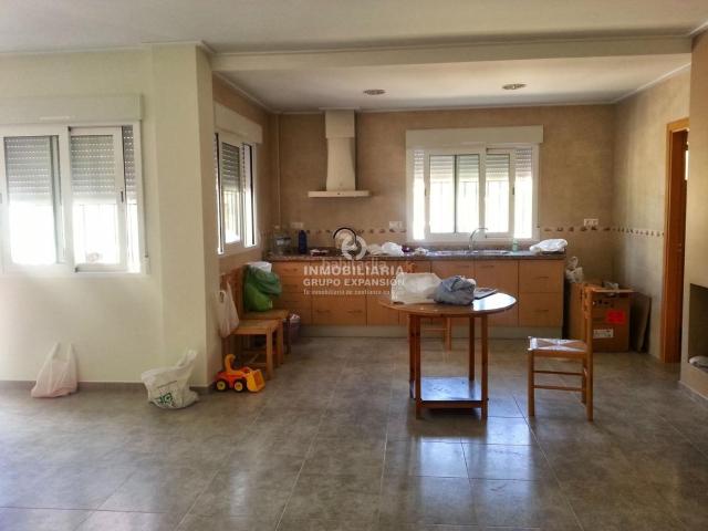 Chalet en venta en Hondón de las Nieves. Bonito Chalet Adosado en Hondón de las Nieves con Terreno de 5.000 m2 muy bien situado. Chalets Hondón de las.