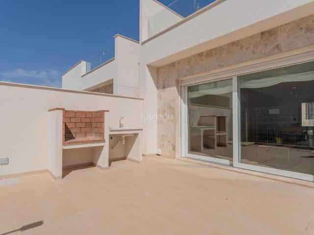 Chalet en venta en Hondón de las Nieves. Villas sostenibles de lujo en Hondón de las Nieves con piscina, terrazas y sótano privado. Chalets Hondón de las.