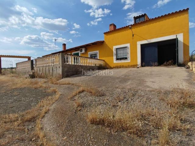 Chalet en venta en Hornachos. Finca con vivienda, manantial propio y vistas al Río Matachel en Hornachos, Badajoz. Chalets.