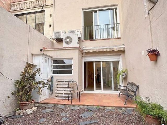 Chalet en venta en Hospitalet de Llobregat, L´, de 210 m² 6 habitaciones por 700.000