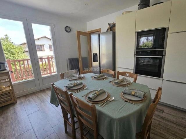 Chalet en venta en Hendaye. CHALET INDIVIDUAL EN HENDAYA, RUE DEL EMPERADOR. Chalets.