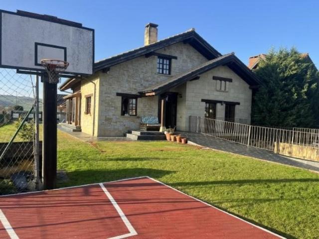 Chalet en venta en Hinojedo, Suances