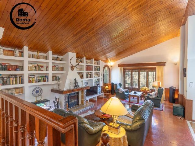 Chalet en venta en Huétor Vega. Impresionante chalet en Los Rebites! Con 1667 M2 de parcela. Chalets Huétor.