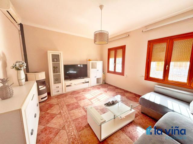 Chalet en venta en Humilladero. REF:190626092 SE VENDE CASA DE PLANTA BAJA EN HUMILLADERO MÁLAGA. Chalets.
