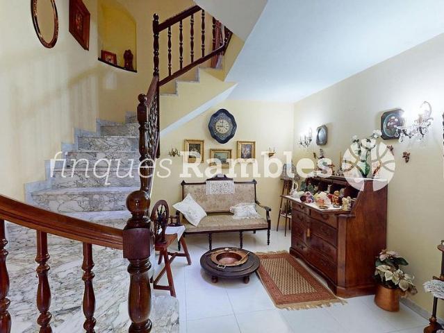 Chalet en venta en Igualada, de 225 m² 5 habitaciones por 469.000