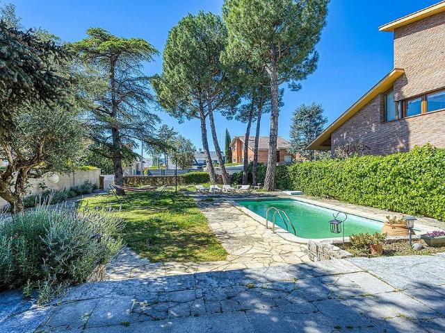 Chalet en venta en Igualada, de 252 m² 5 habitaciones por 690.000