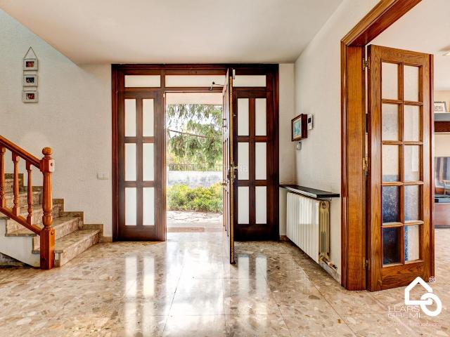 Chalet en venta en Igualada, Sesoliveres Pla de la Massa. VENTA CHALET EN IGUALADA ZONA SESOLIVERES JARDÍN, PISCINA Y GARAJE!. Chalets.