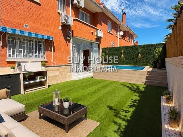 Chalet en venta en Illescas, Estación Cruz Roja. EXCLUSIVO CHALET ADOSADO EN UNA DE LAS MEJORES ZONAS DE ILLESCAS. Chalets.