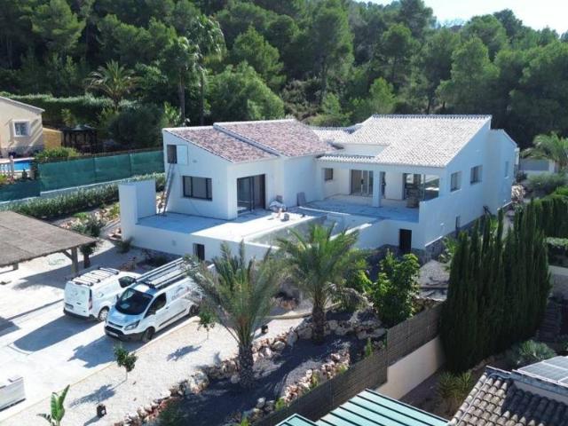 Chalet en venta en Javea Chalet de lujo casi terminado con v. 167m² Jávea Xabia