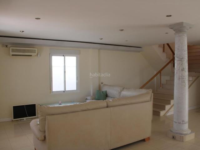 Chalet en venta en Jacarilla. GRAN CHALET INDEPENDIENTE EN VISTABELLA JACARILLA 6 HAB, 4 BAÑOS. Chalets.