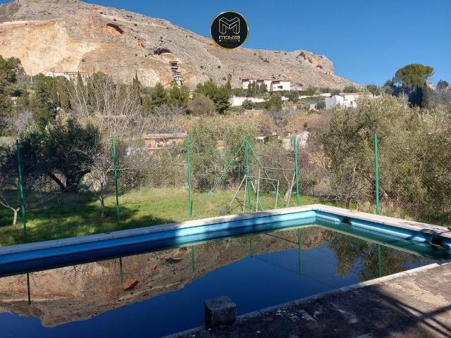 Chalet en venta en Jaén, Jabalcuz. Chalet en venta en Afueras de Jaén Los Vadillos, 8 dormitorios. Chalets.
