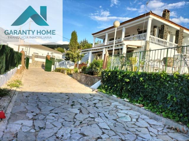 Chalet en venta en Jamilena. Chalet en Jamilena 2 viviendas y piscina privada. Chalets.