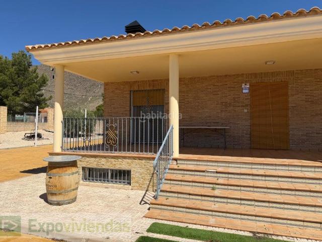 Chalet en venta en Jumilla. Fantástico chalet con parcela en La Alquería de Jumilla, en un entorno privilegiado. Chalets.