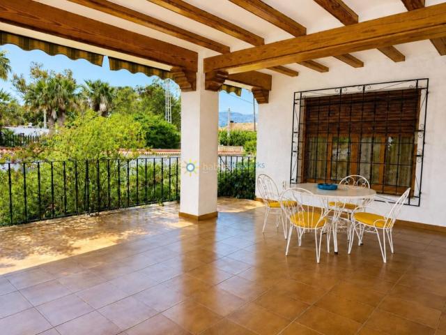 Chalet en venta en Ontinyent, Centro. chalet independiente situado en Ontinyent. Chalets.