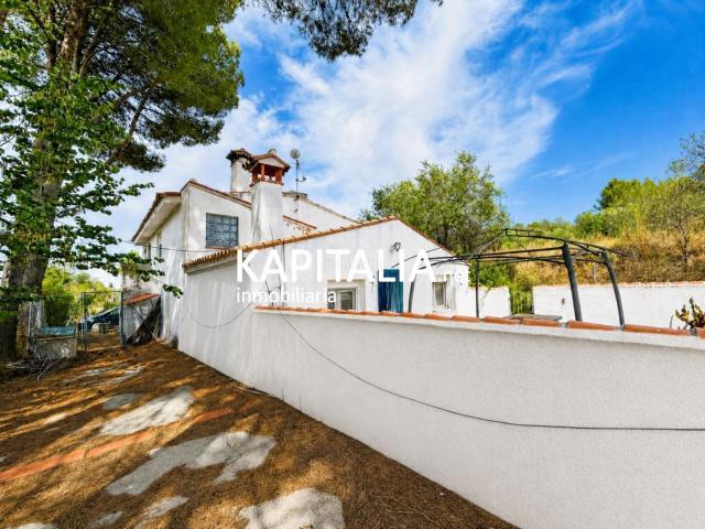 Chalet en venta en Ontinyent, El Llombo. CHALET CON PISCINA EN PLENA NATURALEZA. Chalets.
