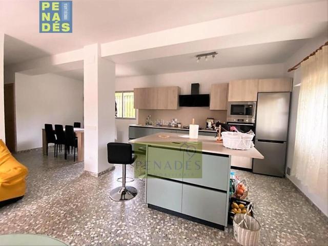 Chalet en venta en Ontinyent, El Pilar. CHALET CON VISTAS DESPEJADAS. Chalets.