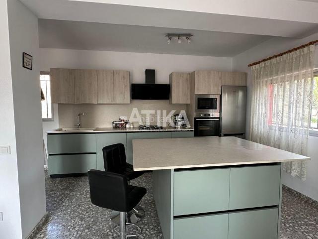 Chalet en venta en Ontinyent, El Pilar. CHALET DE DOS PLANTAS CON PISCINA Y MAGNÍFICAS VISTAS. Chalets.