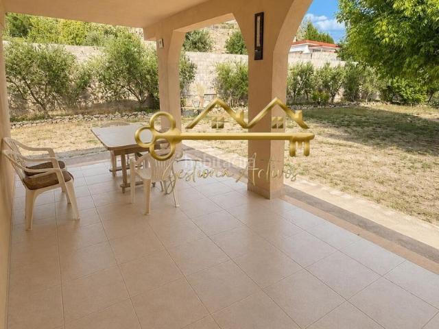 Chalet en venta en Ontinyent, Santa Ana. Chalet independiente con terreno y posibilidad de ampliación a 5 minutos del centro de Ontinyent. Chalets.
