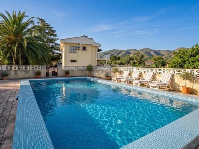 Chalet en venta en Ontinyent, Santa Ana. Espectacular chalet a la venta en Ontinyent. Chalets.