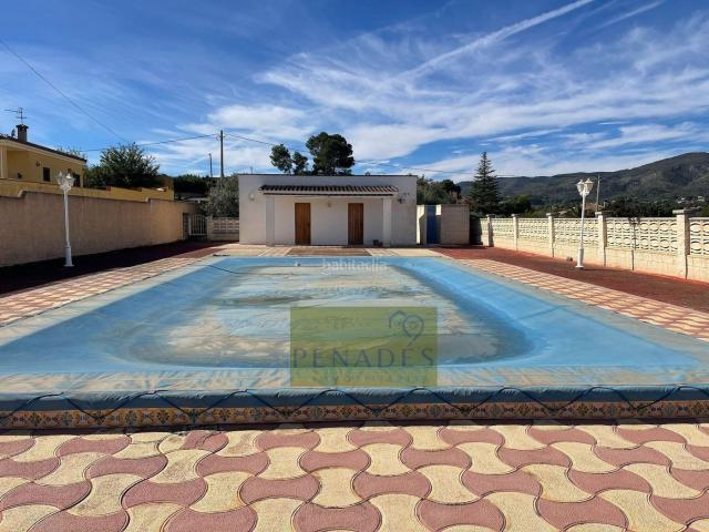 Chalet en venta en Ontinyent, Santa Ana. GRAN CHALET MUY CERCA DE LA POBLACION. Chalets.