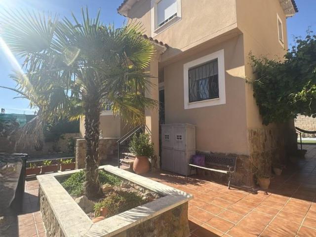 Chalet en venta en Ontígola