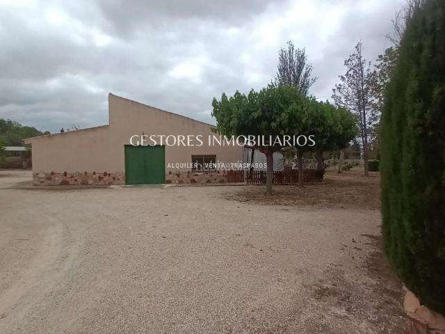 Chalet en venta en Onil. CASA DE CAMPO CON INVERNADEROS EN ONIL. Chalets.
