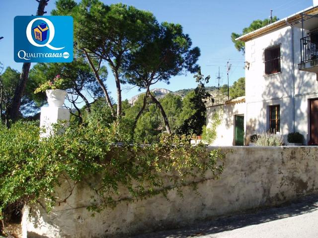 Chalet en venta en Onil. Chalet en venta en Onil, 6 dormitorios. Chalets.