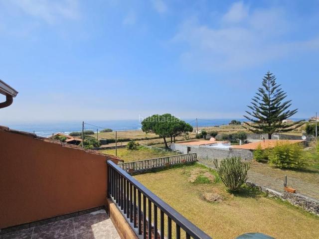 Chalet en venta en Oia. Chalets.