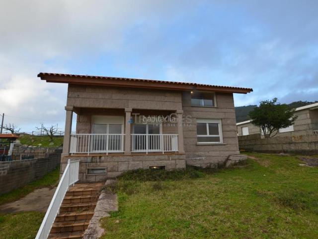 Chalet en venta en Oia. Chalets.