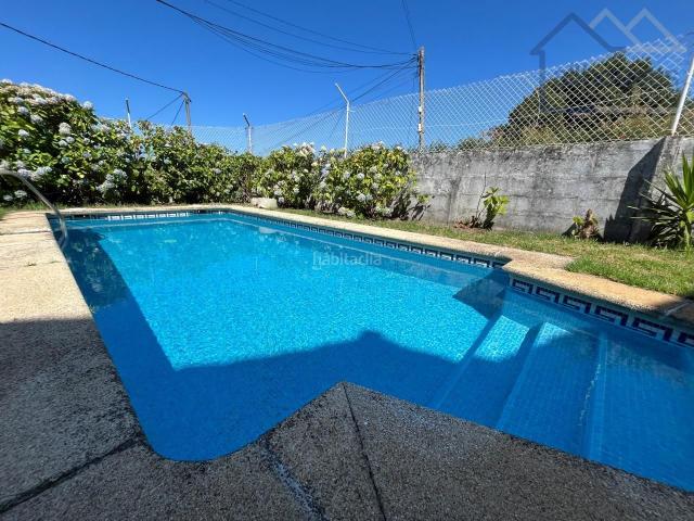 Chalet en venta en Oia. Chalets.