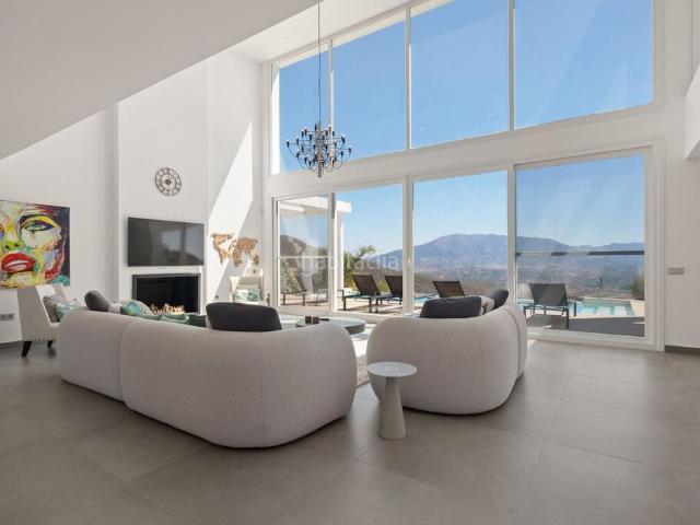 Chalet en venta en Ojén, La Mairena. Chalets.