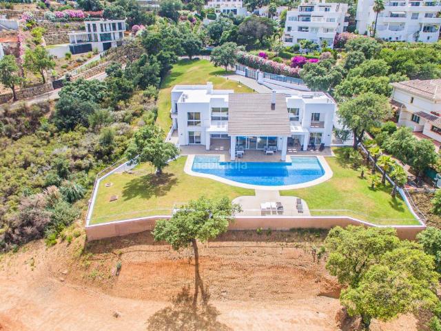 Chalet en venta en Ojén, La Mairena. Villa de lujo en La Mairena, 7 dormitorios, 6 baños, estilo moderno y exquisita decoración. Chalets.