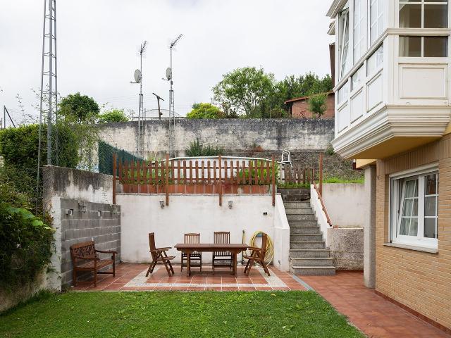 Chalet en venta en Oleiros, Inás. Casa Chalet independiente en venta en RU FONTES 1, Oleiros. Chalets.