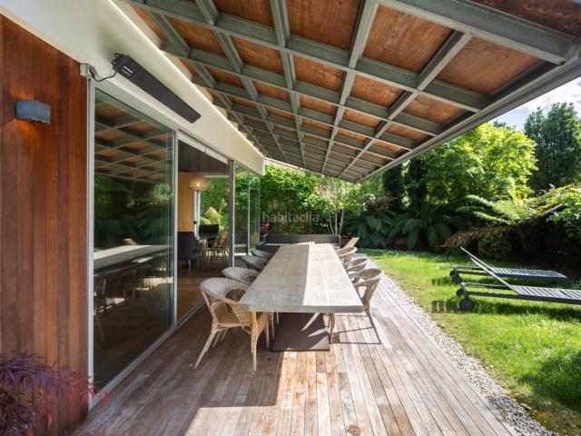 Chalet en venta en Oleiros, Liáns. Vivienda unifamiliar de diseño contemporáneo en Icaria, Oleiros. Chalets.