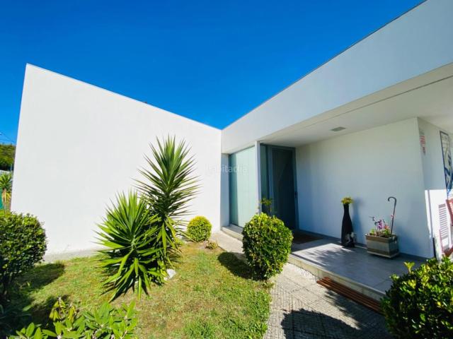 Chalet en venta en Oleiros, Nós. Vivienda unifamiliar en Oleiros. Chalets.