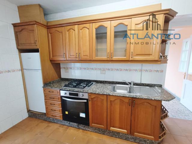 Chalet en venta en Oleiros, Oleiros Pueblo. Chalet en pleno centro del Concello de Oleiros!. Chalets.