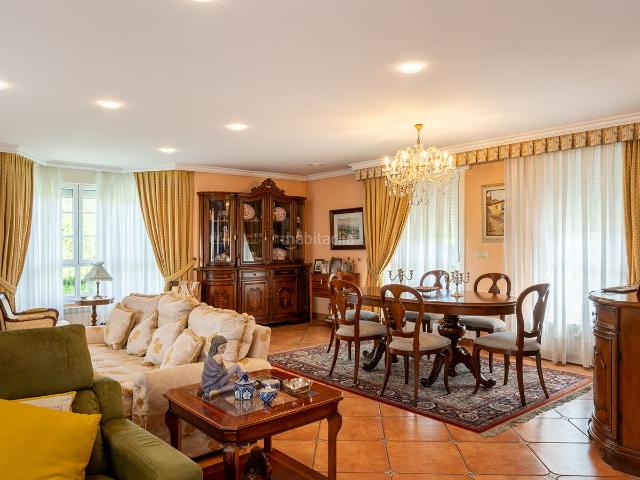 Chalet en venta en Oleiros, Perillo. Chalet independiente en venta en Rosalia de Castro 126, Oleiros. Chalets.