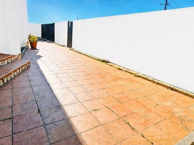 Chalet en venta en Olesa de Montserrat, de 147 m² 4 habitaciones por 398.000