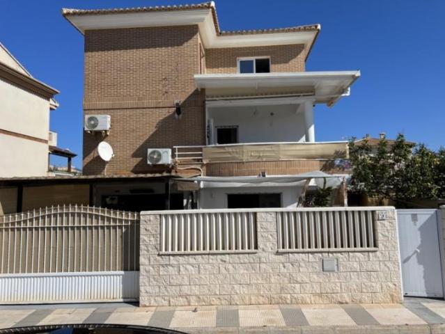 Chalet en venta en Oliva