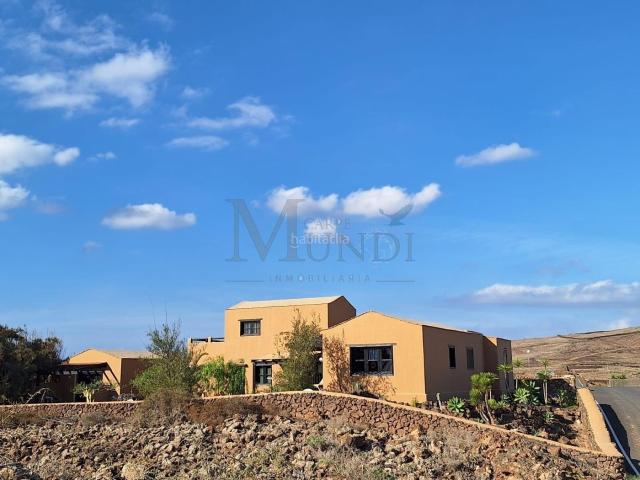 Chalet en venta en Oliva La, Lajares. Casa con infinitas posibilidades en Lajares. Chalets Oliva.