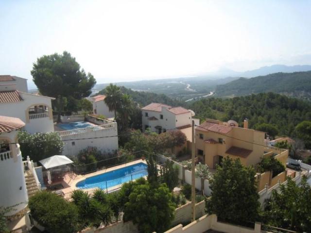 Chalet en venta en Oliva, Urbanizaciones monte