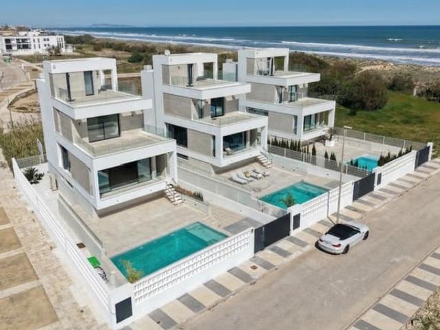 Chalet en venta en Oliva, Valencia Costa Valencia