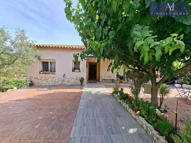 Chalet en venta en Olivella, de 160 m² 3 habitaciones por 595.000