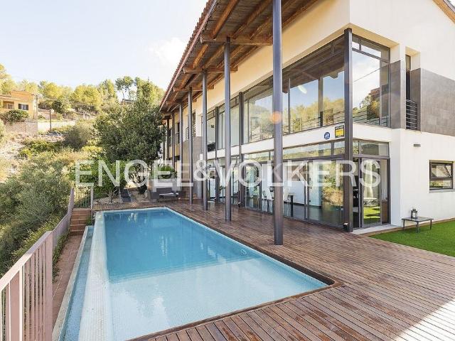 Chalet en venta en Olivella, de 347 m² 4 habitaciones por 690.000