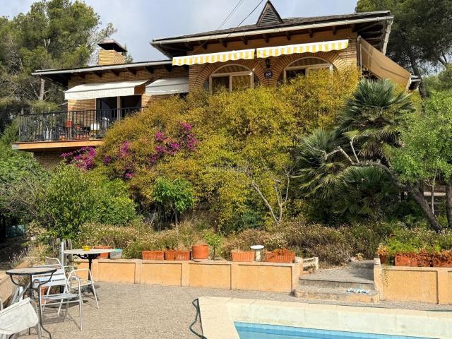 Chalet en venta en Olivella. MAS QUE UNA CASA, UN ESTILO DE VIDA ENTRE NATURALEZA Y PRIVACIDAD. Chalets.