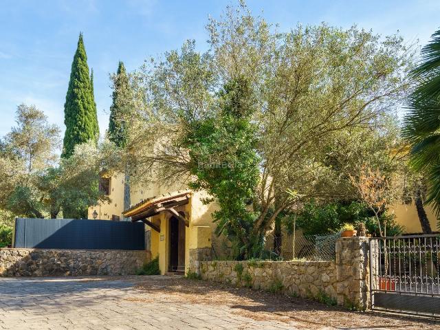 Chalet en venta en Olivella. Masía en venta en Avenida De Mas Mestre. Chalets.